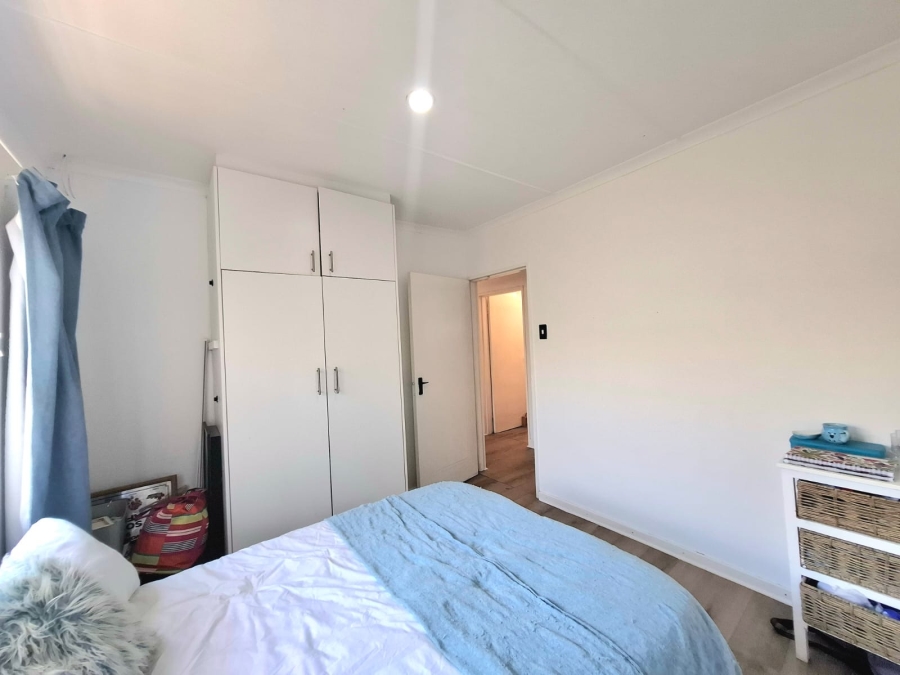 6 Bedroom Property for Sale in Gonubie Eastern Cape